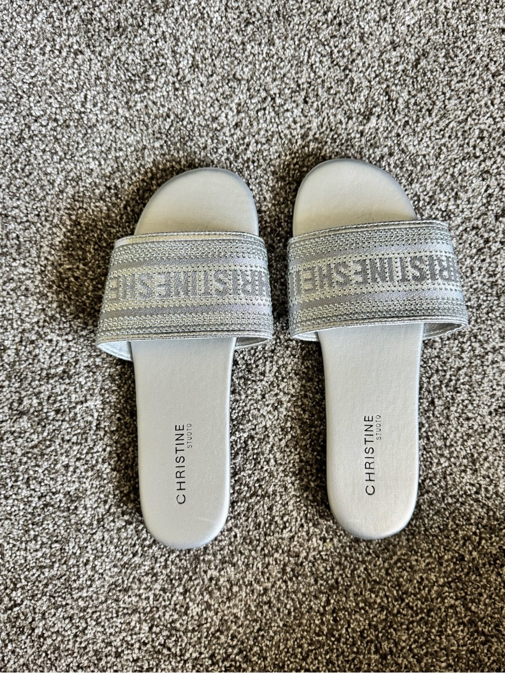 Silver sandals / slippers NEW 9 / 9.5